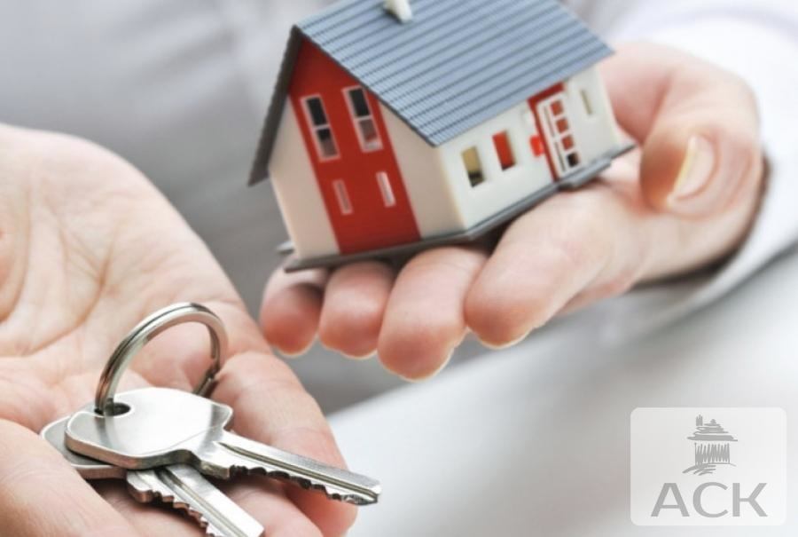 Безопасно ли покупать квартиру у собственника с долгами?